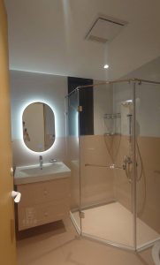 Read more about the article 【浴櫃組】整組浴櫃組合選擇要點與安裝流程，快速完成浴室收納與美觀雙目標